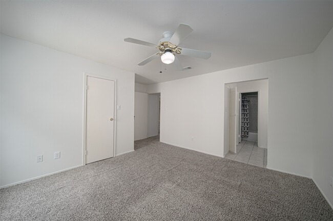 Building Photo - 9707 Richmond Ave. Unit 108 Rental