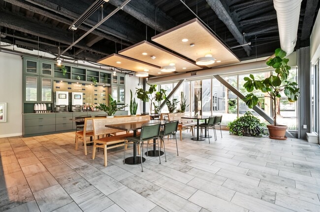 Cafe Lounge - The Foundry at 41st