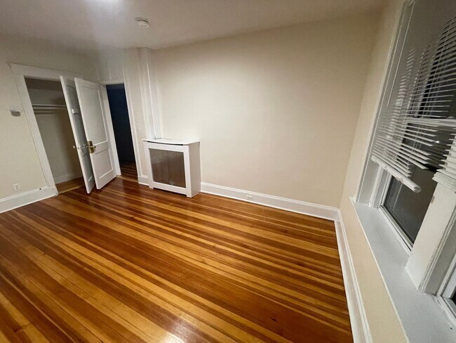 Photo - Huge 4-BED 2-BATH Union Square ALLSTON