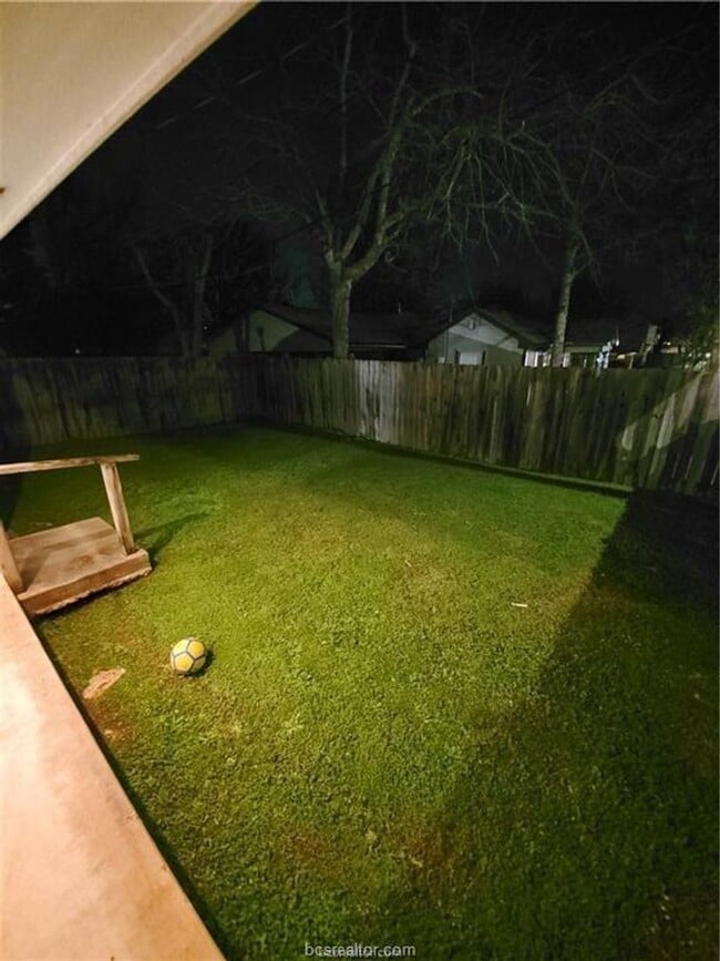 Photo - College Station - 3 bedroom /3 bath HOUSE Near TAMU!