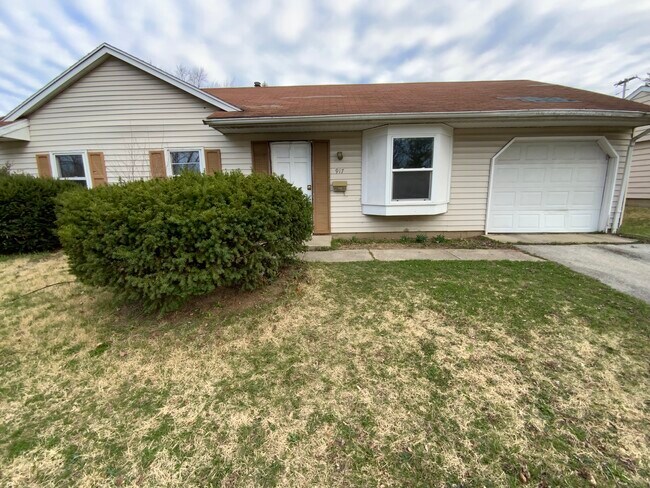 Photo - 917 Skyline Dr House