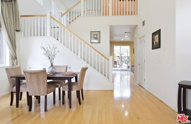 Photo - 149 Orchard Park Pl