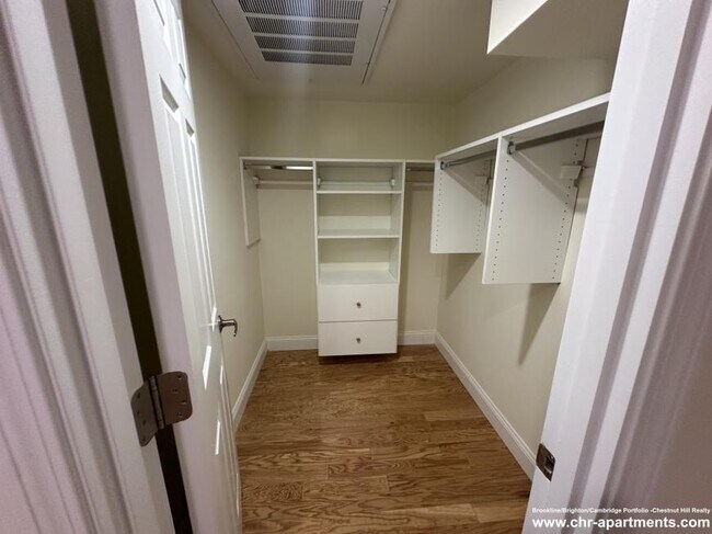 Photo - bedroom in Cambridge MA 02138