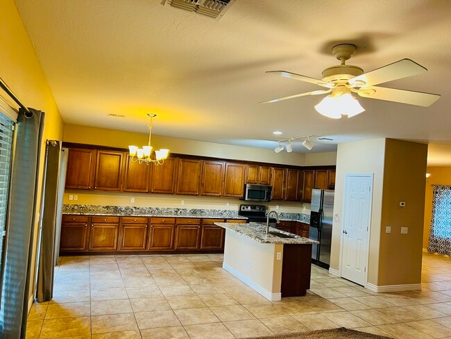 Photo - 1326 E Macaw Dr