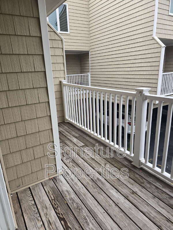 Photo - 2304 La Jolla Ct