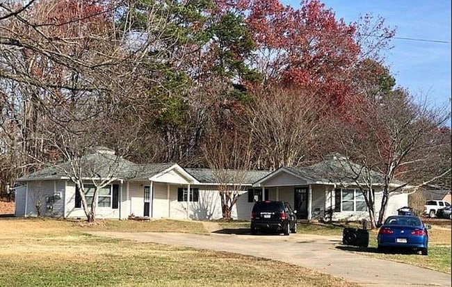 Building Photo - 2 bed 1 bath duplex in Oconee!