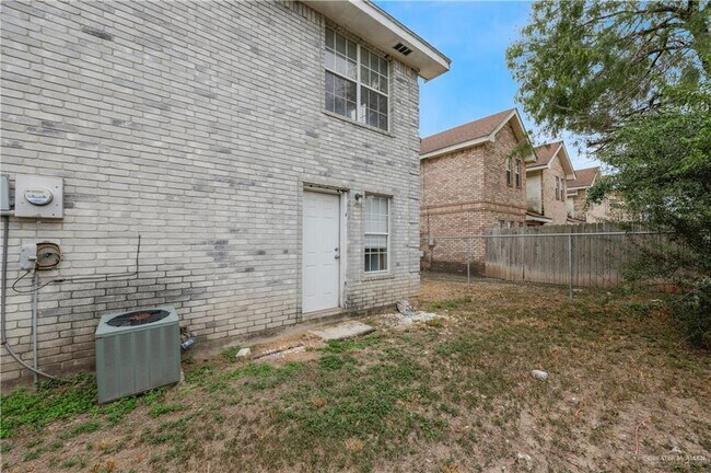 16 Ashley Dr