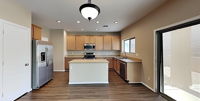 Photo - 3-Bedroom Home with Loft in Prime Peoria L...