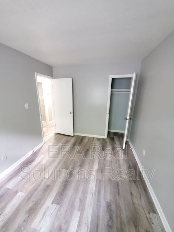 Photo - 4679 Dundee Ave