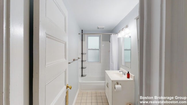 Building Photo - 61 Crescent Ave Unit 1 Rental
