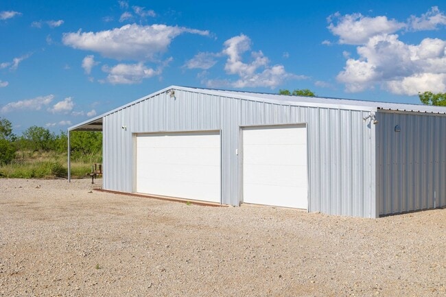 Photo - Large Country Home on Acreage with Access to Fishing