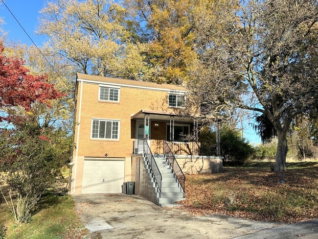 Photo - 1607 Girard Ave