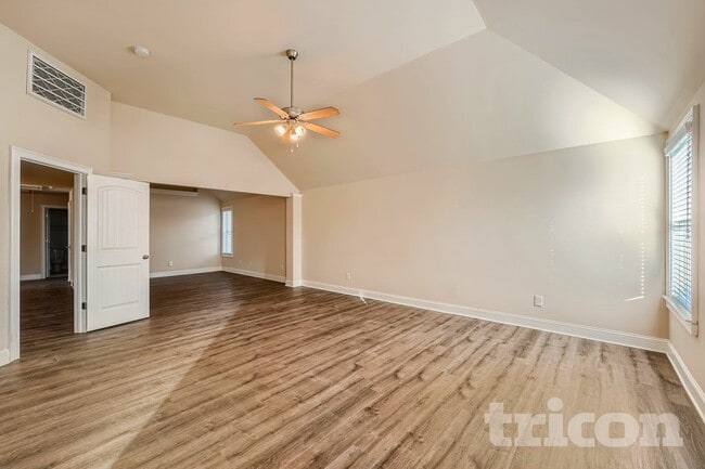 Photo - 296 Prescott Dr