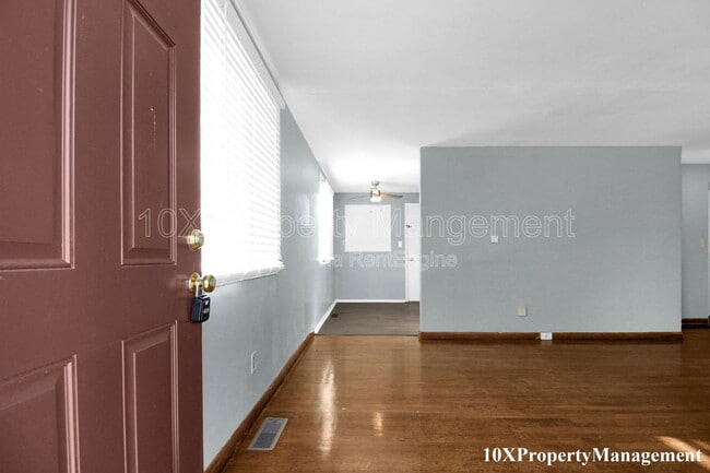 Photo - 2459 Hiawatha St