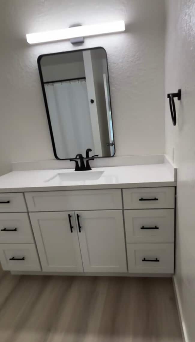 Photo - Vista Glen Apartments