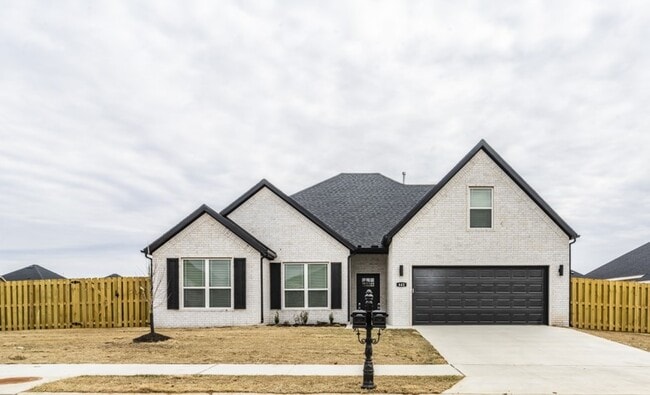 Building Photo - 441 Willow Dr