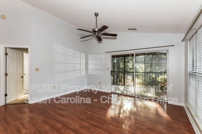 208 Pipers Ln
