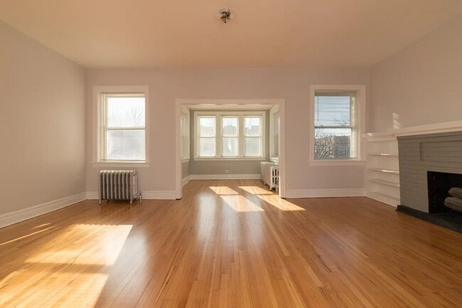 Photo - 4709 N Washtenaw Ave Unit 3