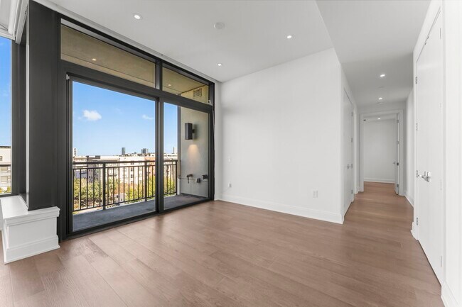 Photo - 2323 W Main St Unit 606