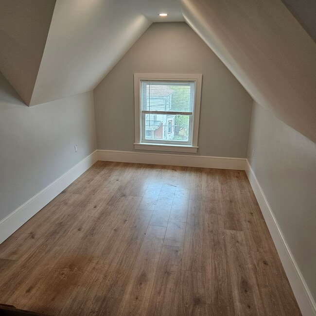 Photo - 28 Brooks St Unit 3