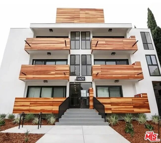 Photo - 1609 Veteran Ave Unidad 5