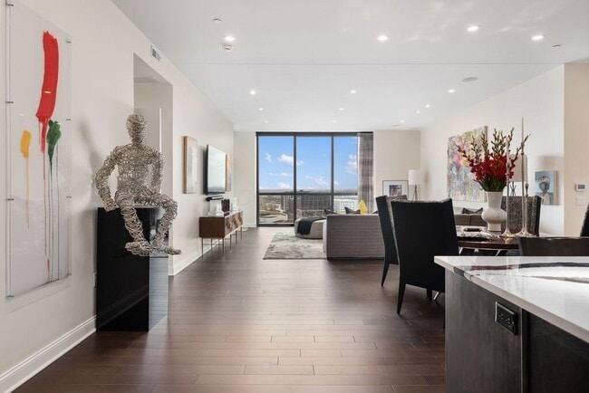 Building Photo - 250 W Spring St Unit 1214