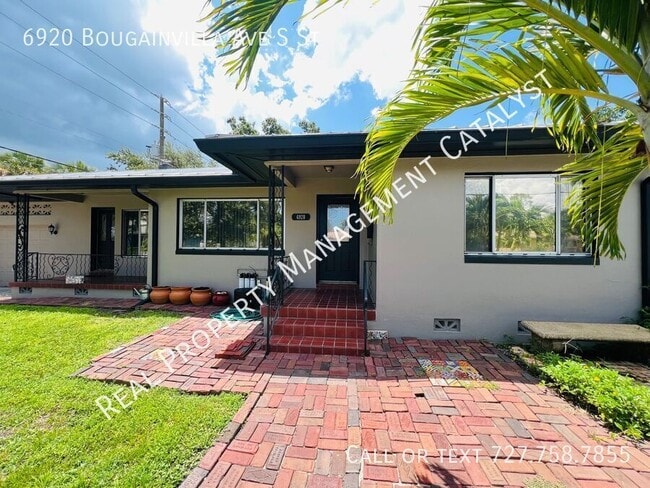 Building Photo - 6920 Bougainvilla Ave S Rental