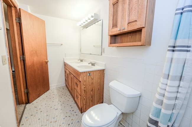 Randolph Apartments | 1172