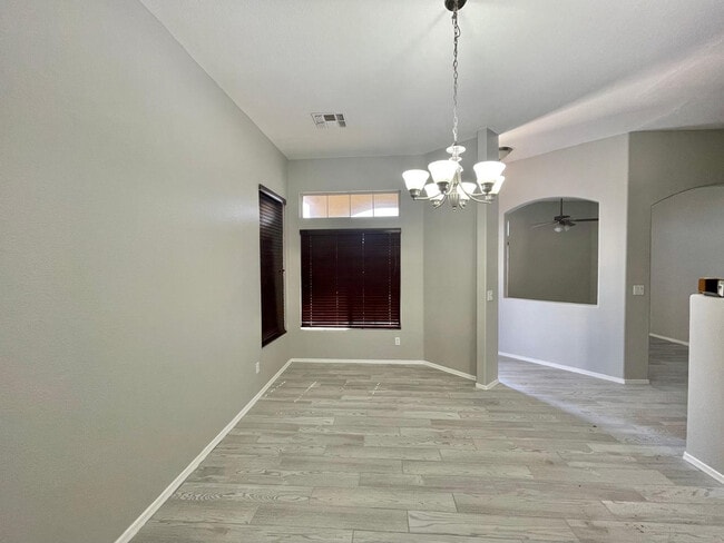 Photo - 686 W Del Rio St