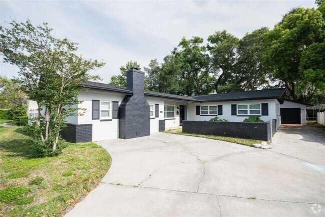 Building Photo - 1946 Strathaven Rd Rental