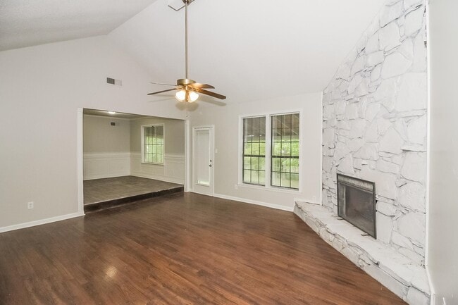 Photo - 6063 Colonyhill Dr