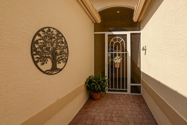 Photo - 421 Sunview Way