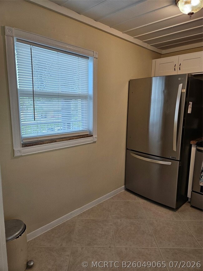 300 NE 26th Ave