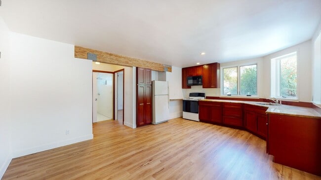 Photo - Beautiful Berkeley Unit!