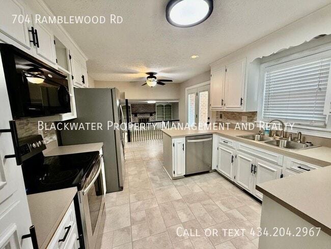 Photo - 704 Ramblewood Rd