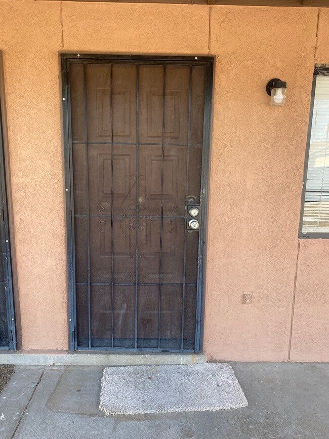 Apartment D - 2329 Sambrano Ave Unit D