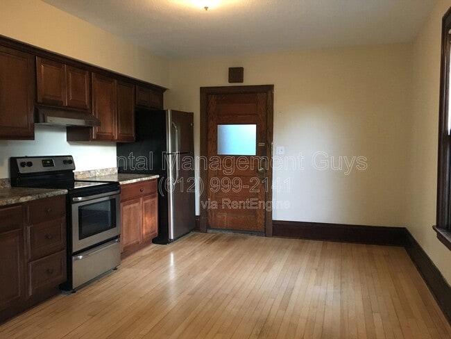 Photo - 2715 Pillsbury Ave Unidad 2