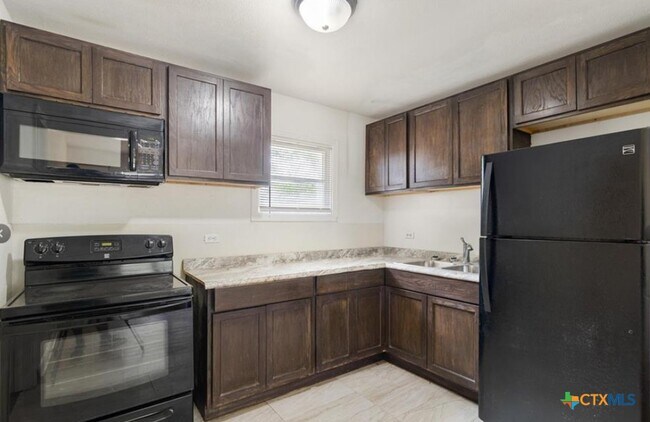 Photo - 205 E Johnson St