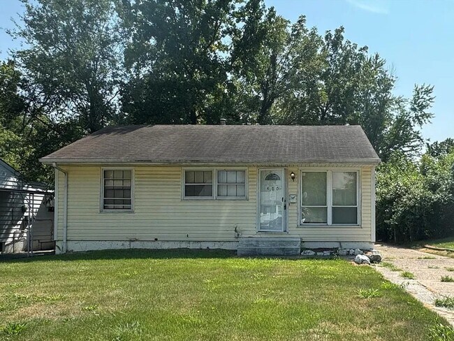 Photo - 420 Lanark Rd House