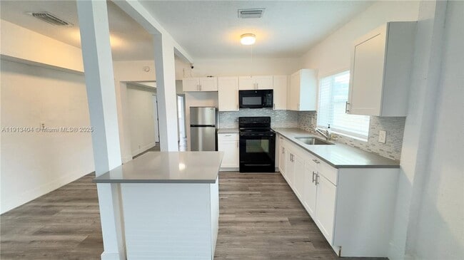 Building Photo - 1176 NW 48th St