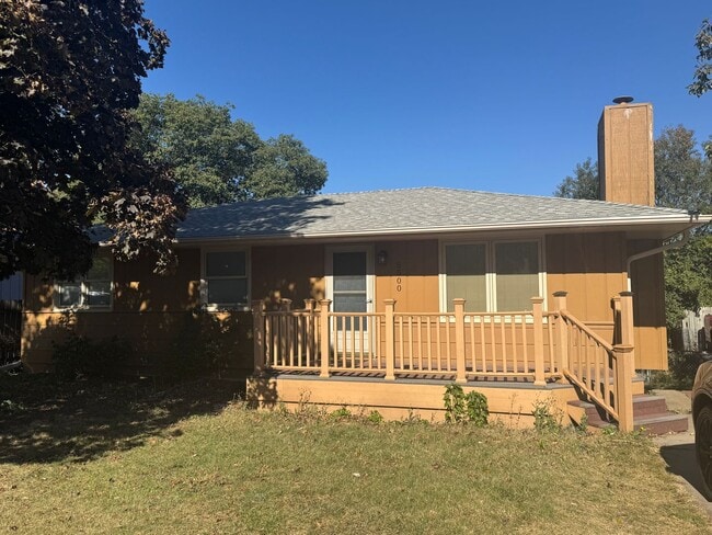 Building Photo - 3 bed 1 1/2 bath in NE Lincoln