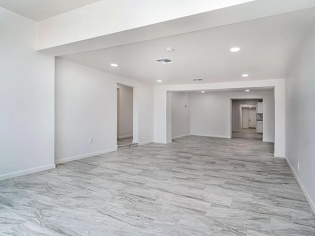 Photo - 1017 E West Cir Dr Unit 1