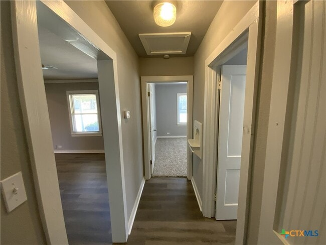 Photo - 809 E 12th Ave