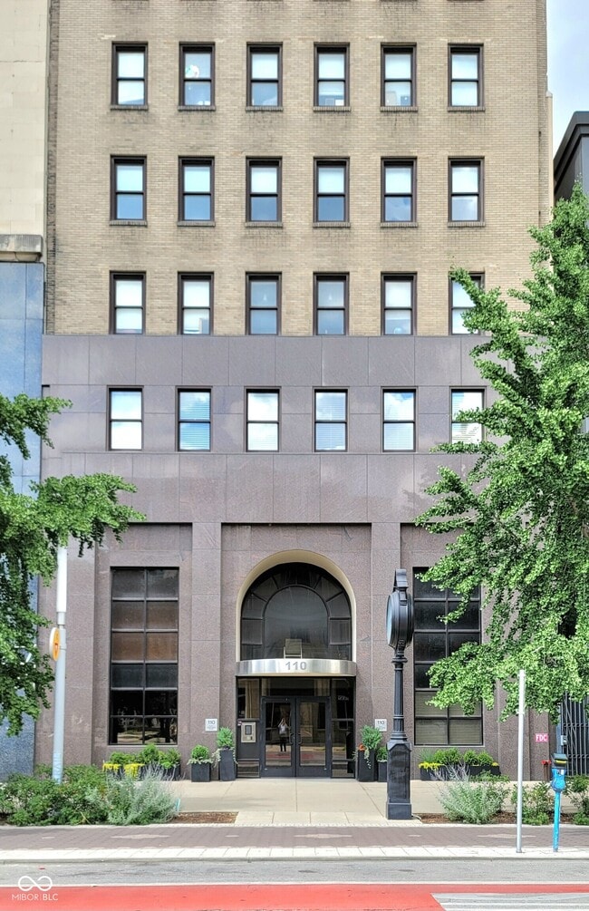 Building Photo - 110 E Washington St Unit # 5A