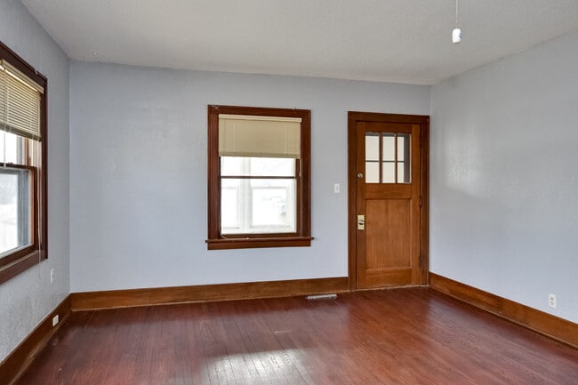 Photo - 2300 Avenue F