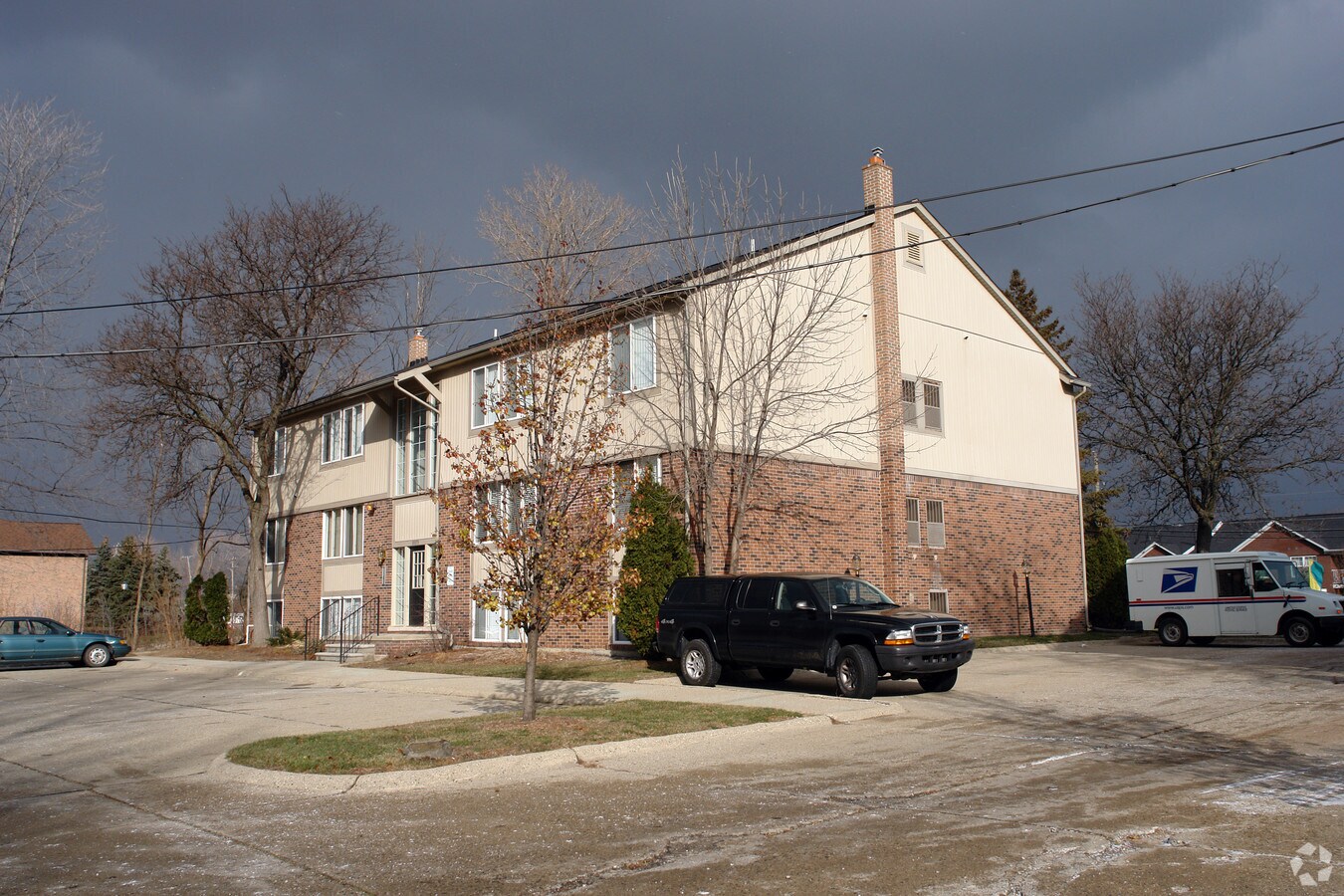 Fraser Chalet Apartments Fraser, MI