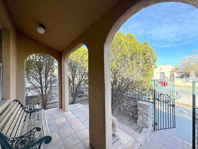 Photo - Central EL Paso(close to downtown) 1 bed/1 bath duplex. Water/Trash Service Included