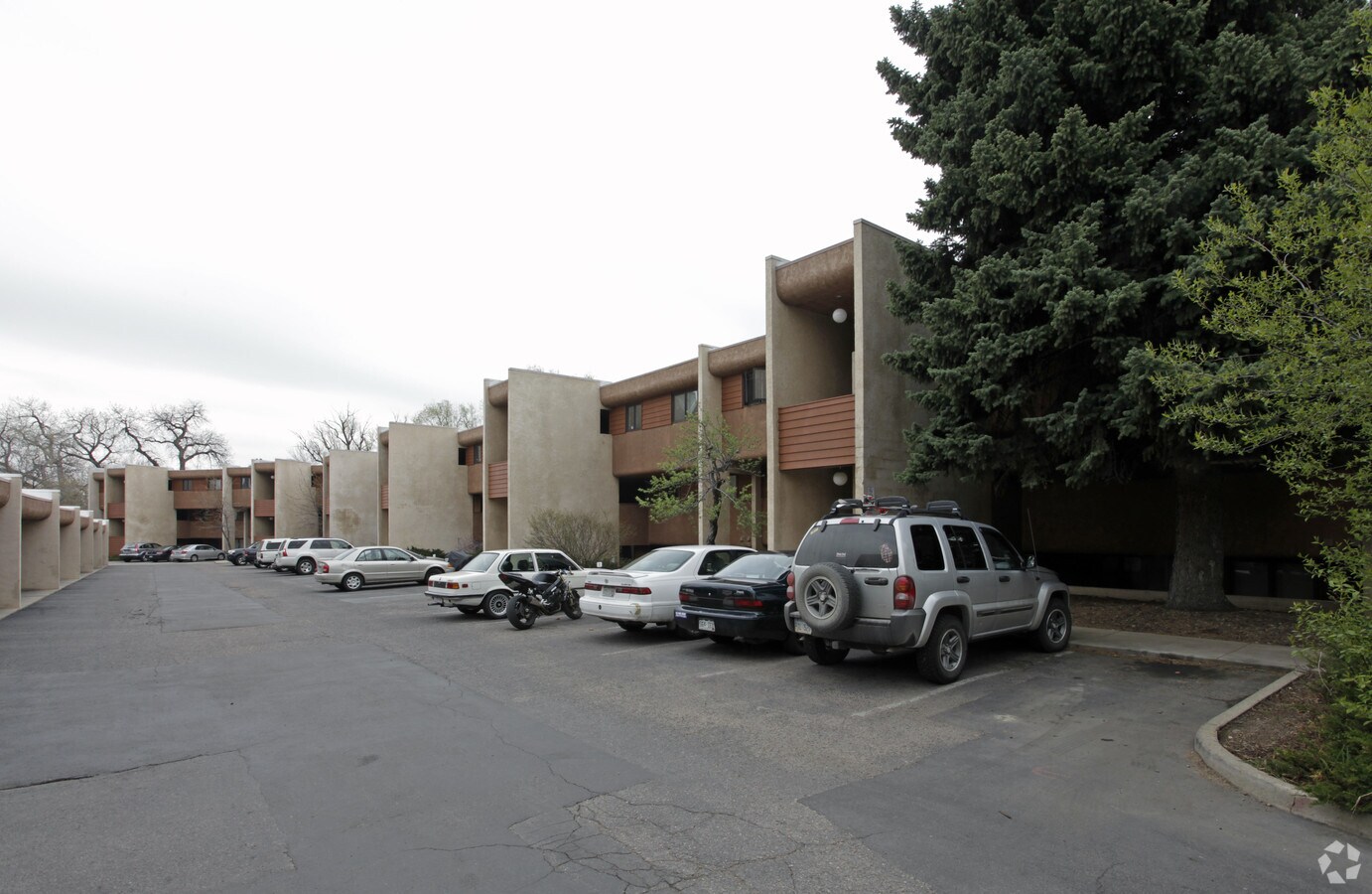 Photo - Evergreen Apartments