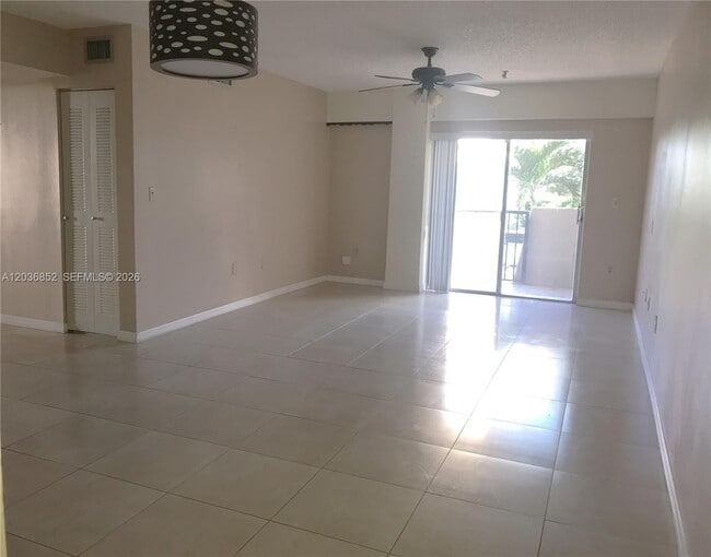 Photo - 250 181 Dr Unit 108