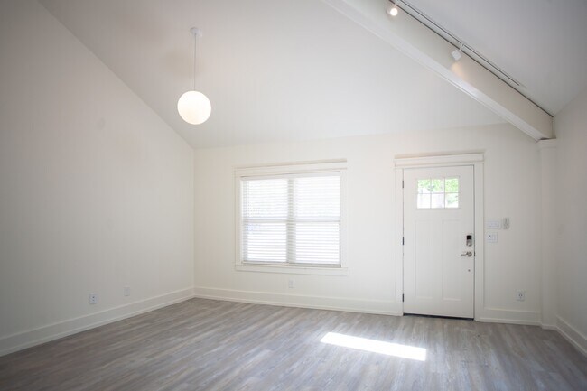 Photo - 113 Barclay Unit 113A Barclay